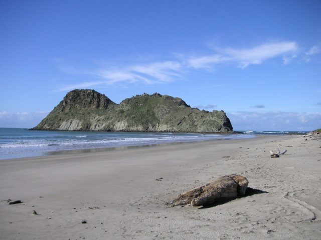 whangara-beach3